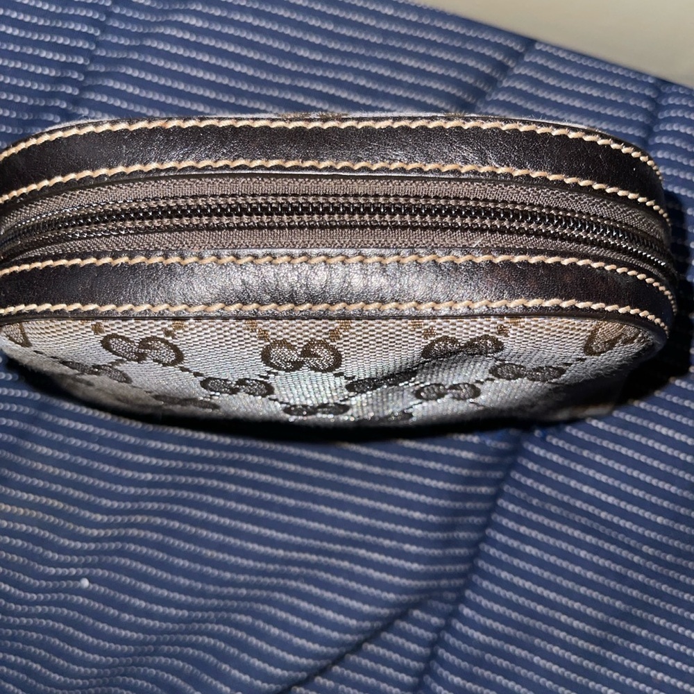 Gucci Metallic Gold and Silver Cosmetic Case - Picture 3 of 12